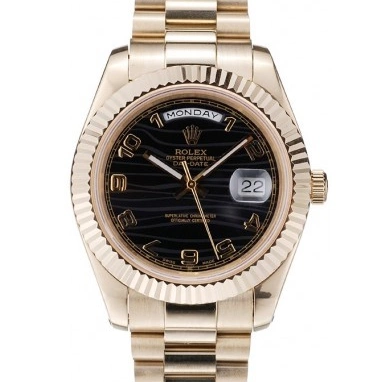 Aaa replica watch Rolex Black Black Case Gold Dial Daytona Leather Rose Strap 0608